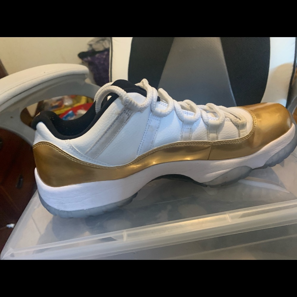 Jordan 11 retro low